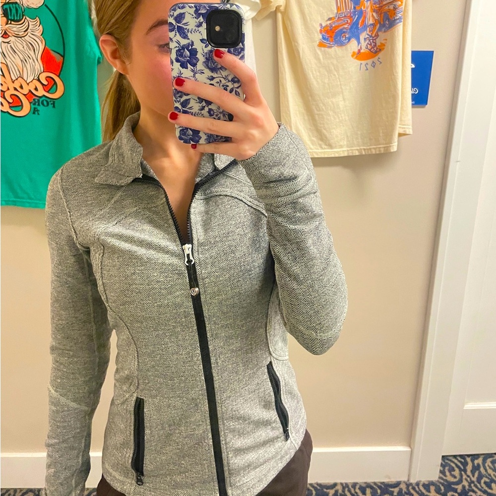 Lululemon Jacket in good condition.